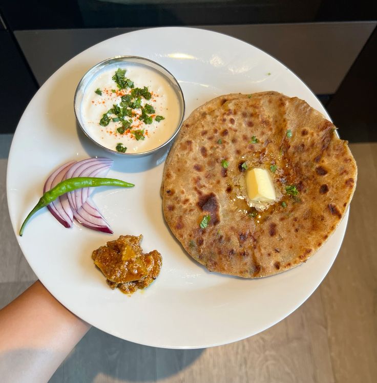 Gharwala Aloo Paratha & Curd Combo